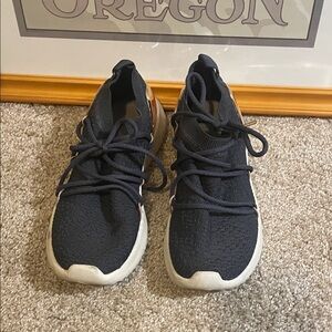 Adidas size 8 grey sneakers